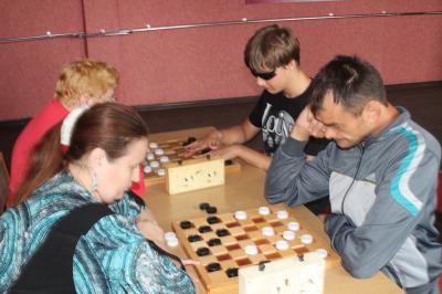 Команды рязанских организаций инвалидов в честь Дня физкультурника сразились на чёрно-белых клетках